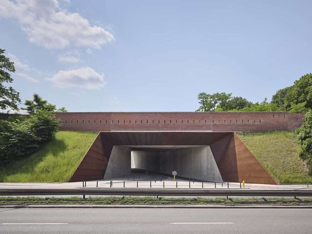 Completed Polish Army Museum complex in Warsaw