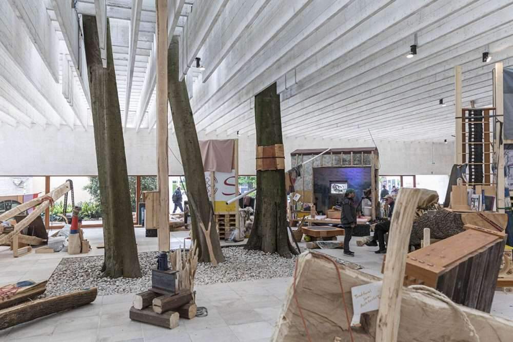 Unveiling Sami's Bedouin Library as a Social Space at the Venice Biennale