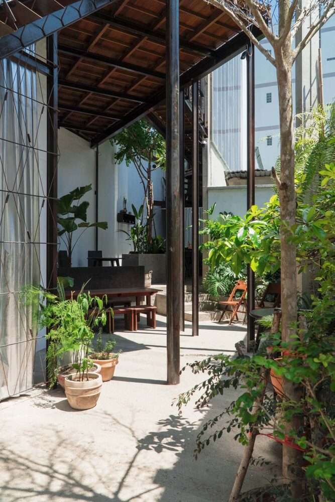 Creating an attractive and flexible façade for a hotel in Vietnam
