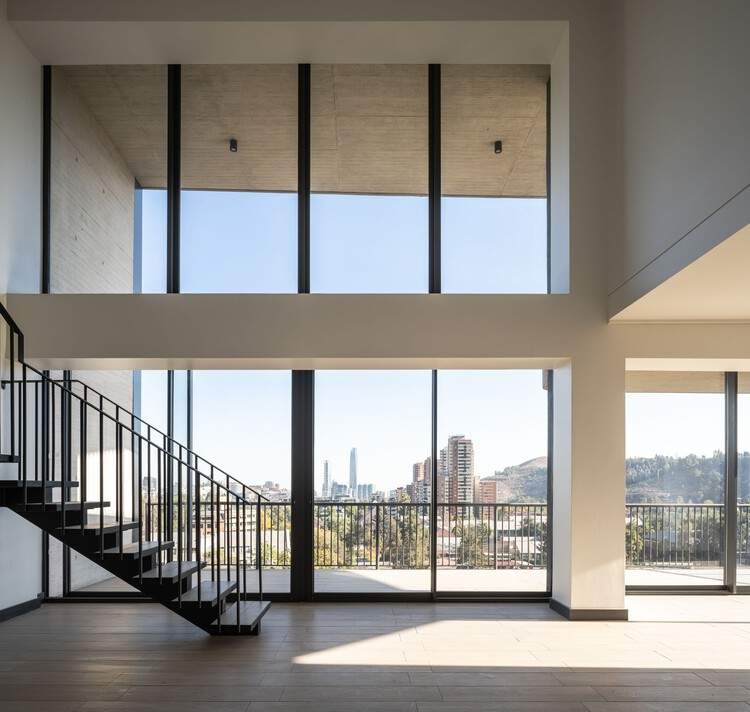 Puerta Costanera Building / Turner Arquitectos - Interior Photography, Glass, Facade, Handrail