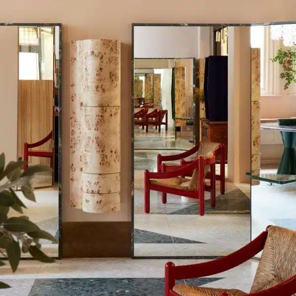Arent & Pyke designs Sydney hair salon - "best appreciated from seated height"