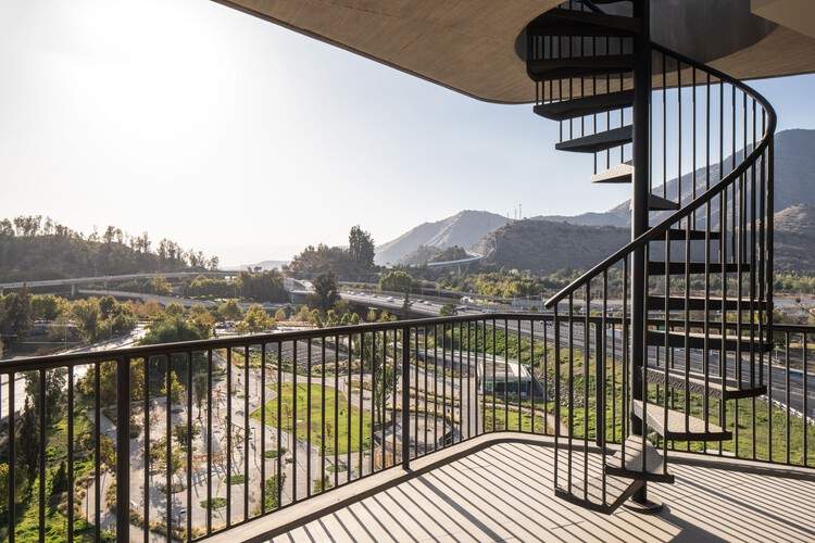 Puerta Costanera Building / Turner Arquitectos - Exterior Photography, Fence, Handrail