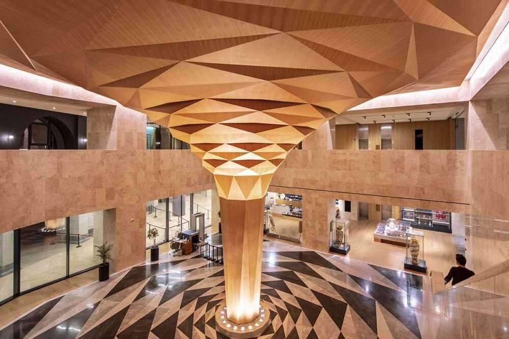 Displaying Islamic antiquities through sculptural and interactive spaces