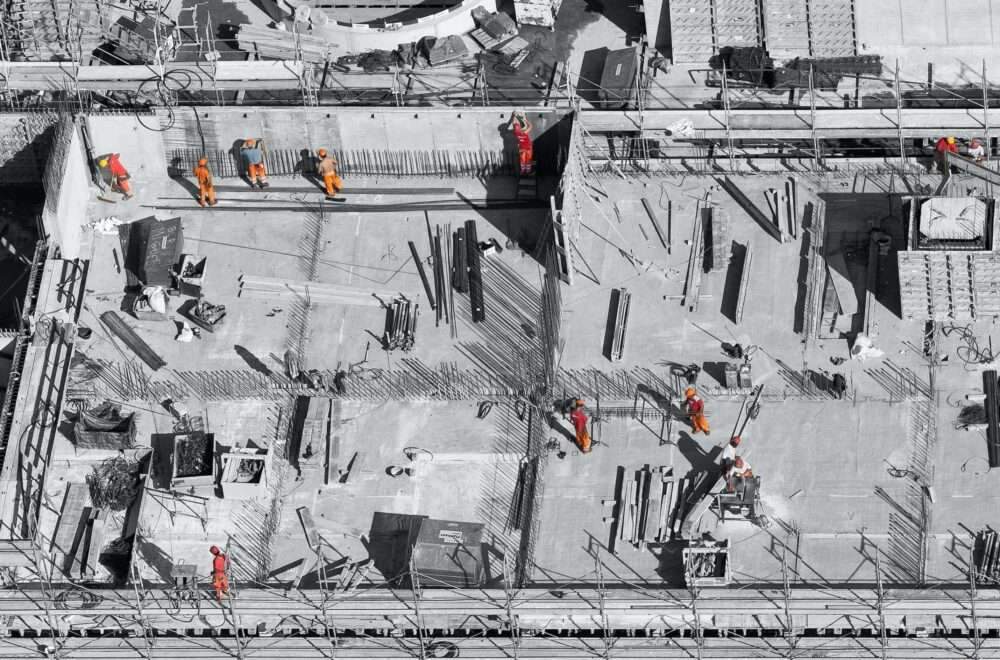 Risk communication programs in construction projects