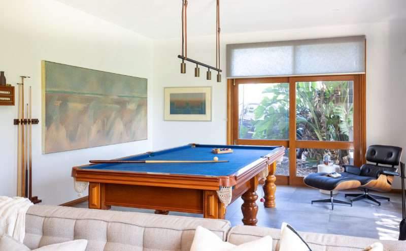 What is the difference between interior design and interior decoration
