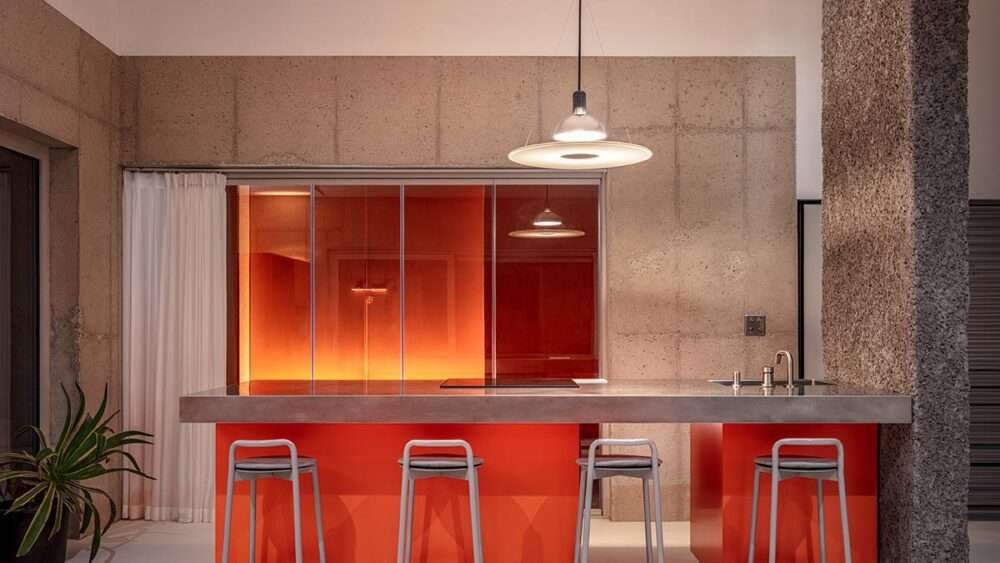 Doldam's house sparkles with a large orange slit