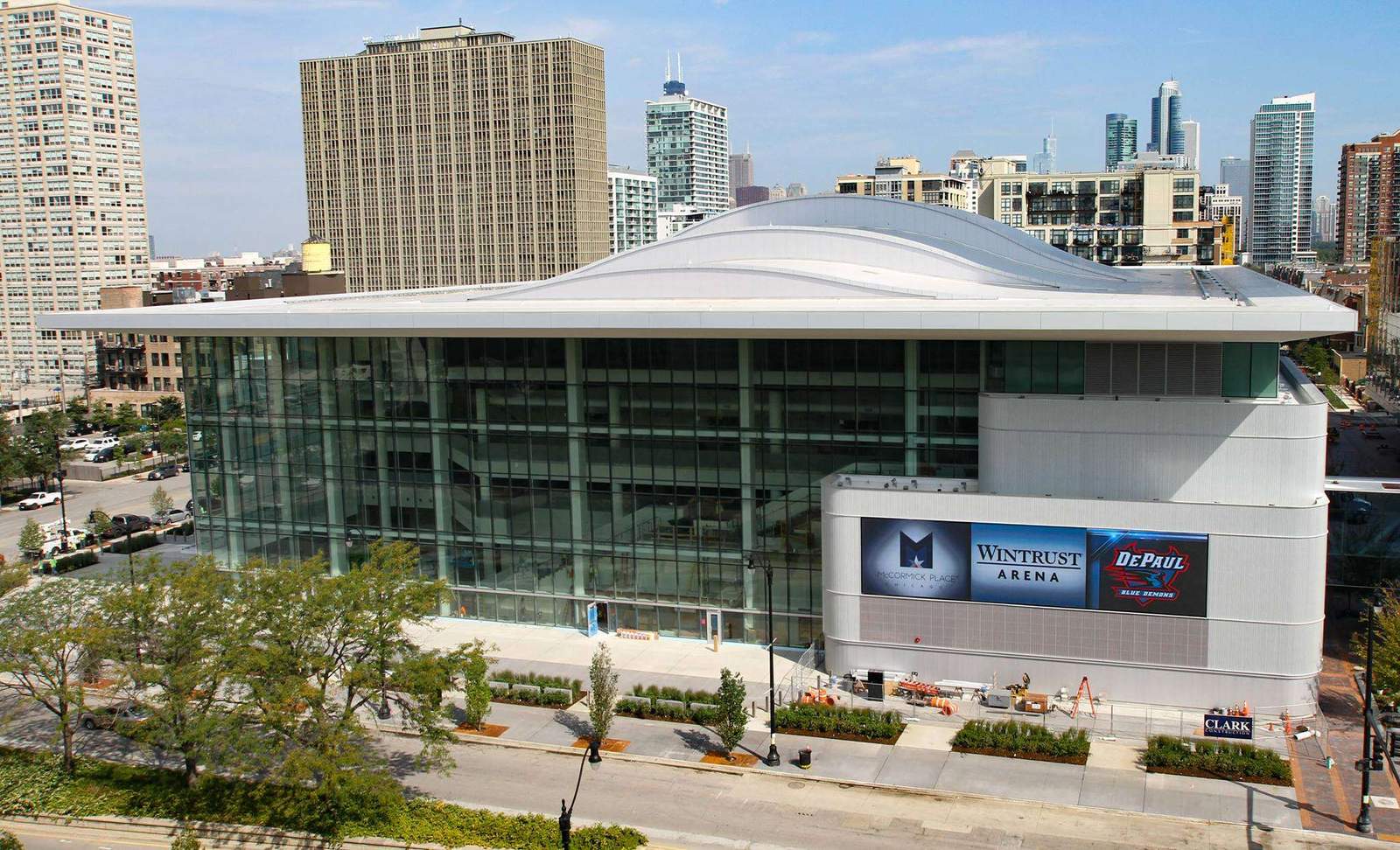 جودة تصميم Wintrust Arena الفائز بجائزة الهندسة المعمارية الأمريكية