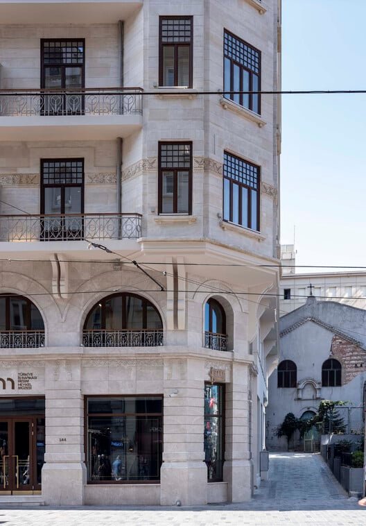 متحف إيش بنك للرسم والنحت / تيجيت - التصوير الخارجي، النوافذ، الواجهة