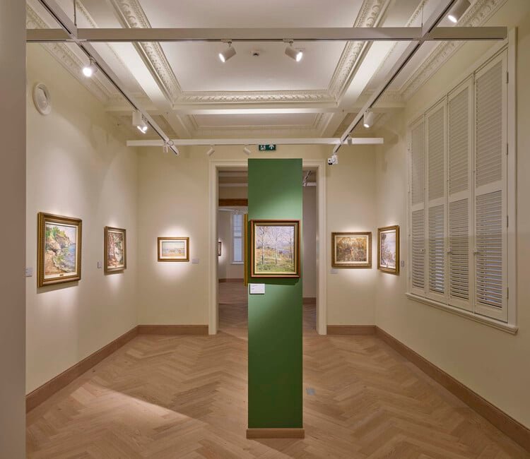 متحف إيشبانك للوحات والنحت / تيجيت - التصوير الداخلي