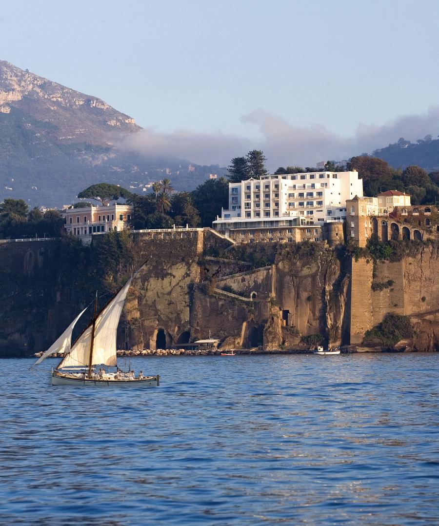 Parco Dei Principi Sorrento الفيلا التي تحولت إلى فندق ساحر