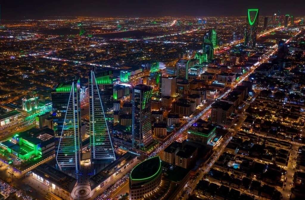 برج المملكة: إطلالة على سحر الرياض