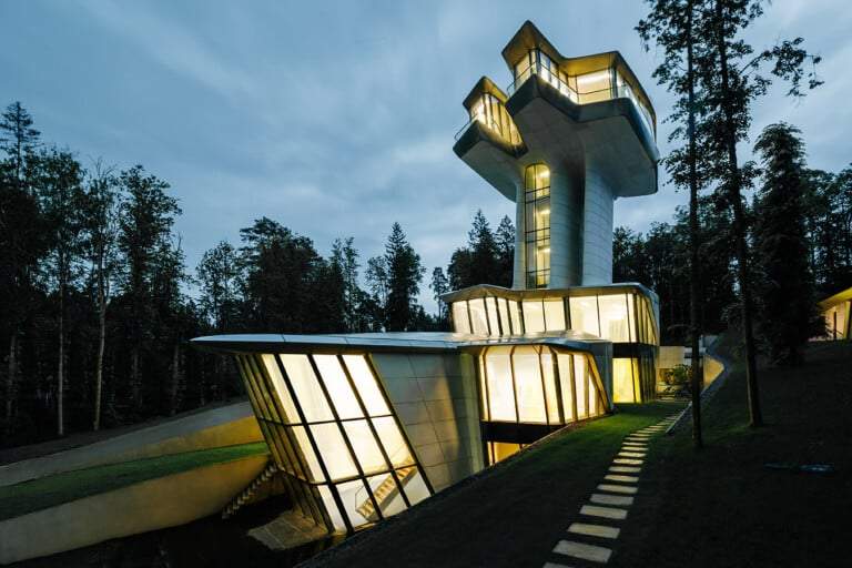 تصميم منزل لزها حديد في غابة بموسكو ليكون تحفة معمارية مميزة