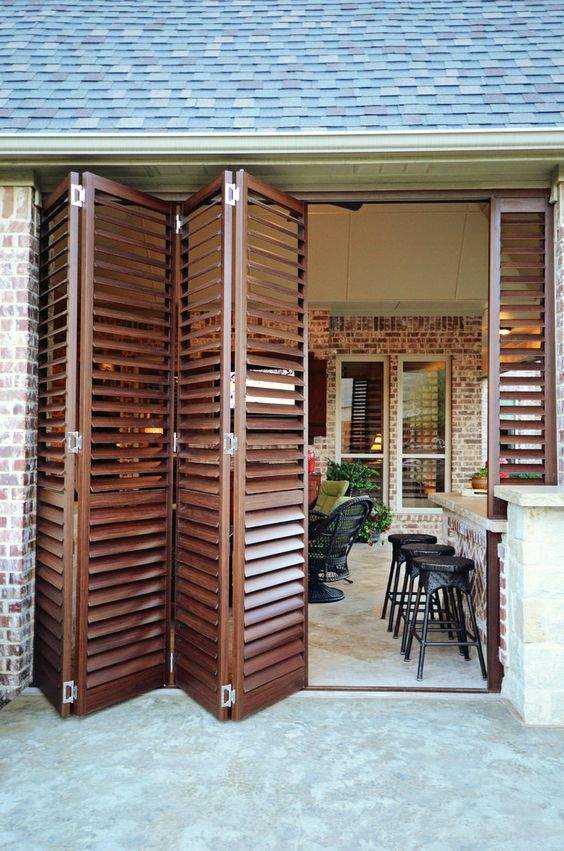 Features and uses of shutter doors and curtains