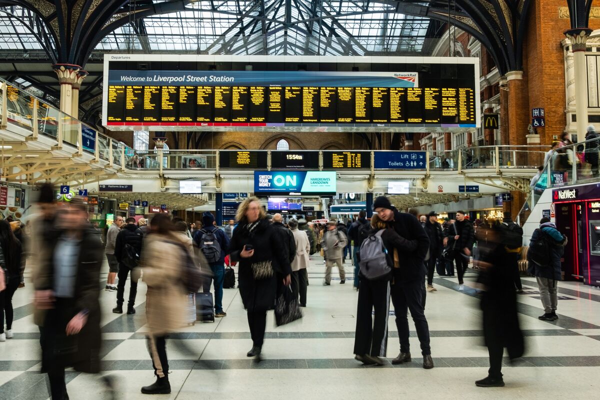 محطة Liverpool Street بين الماضي والحاضر