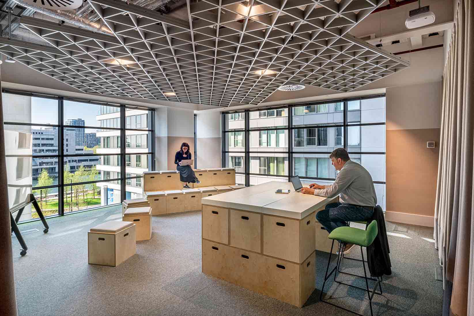 JLL 20 Water Street من تصميم Tétris Design x Build