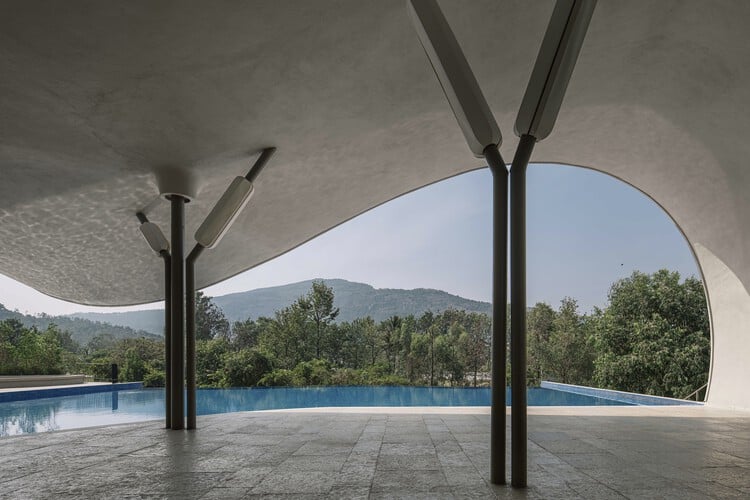 حمام السباحة المائي والمنتجع الصحي / تصميم ضوء الشجرة - التصوير الداخلي