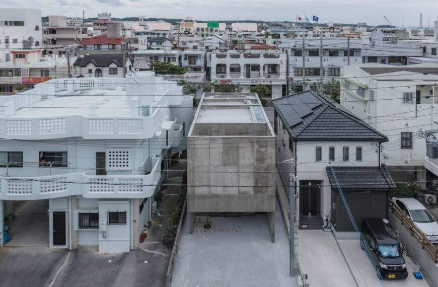 الواحة الحضرية في أوكيناوا: منزل من قبل استوديو Cochi Architects