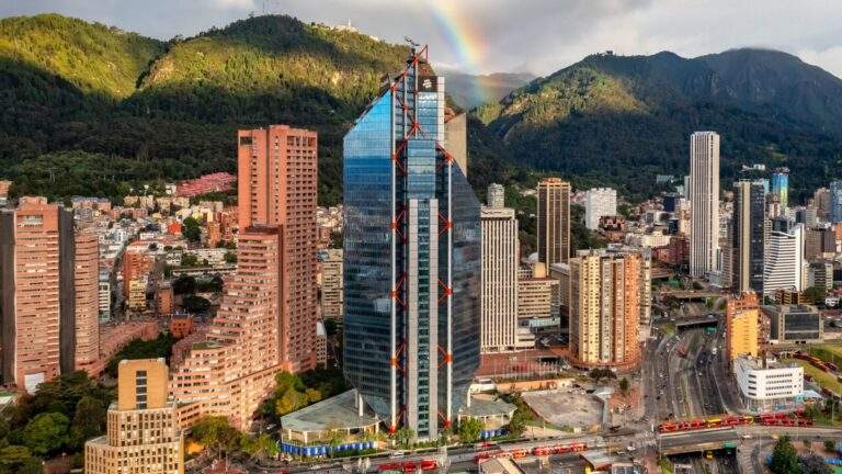 Richard Rogers Atrio Towers: A New Landmark in Bogotá