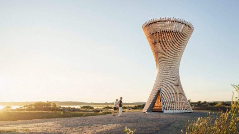 White Arkitekter Adds Hyperboloid Observation Tower to Swedish Nature Reserve