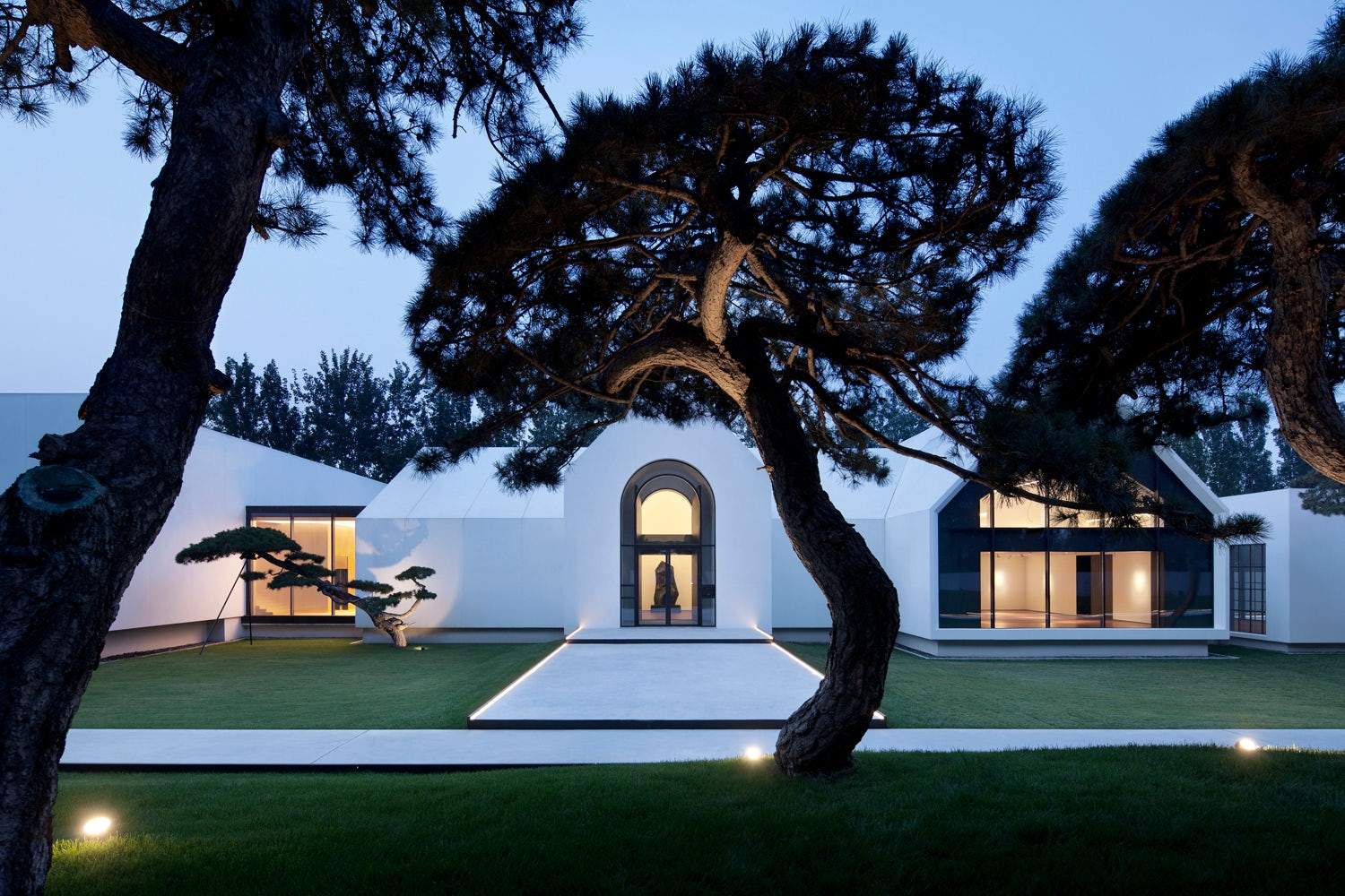 © Vermilion Zhou Design Group