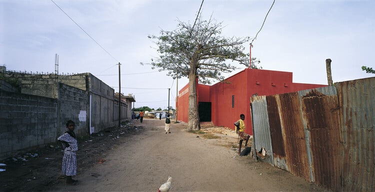 المركز النسائي في Rufisque / Hollmén Reuter Sandman Architects - التصوير الخارجي