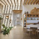 المناور في الهندسة المعمارية الاستوائية: 20 منزلًا تعيد تعريف الإضاءة الطبيعية - الصورة 2 من 28