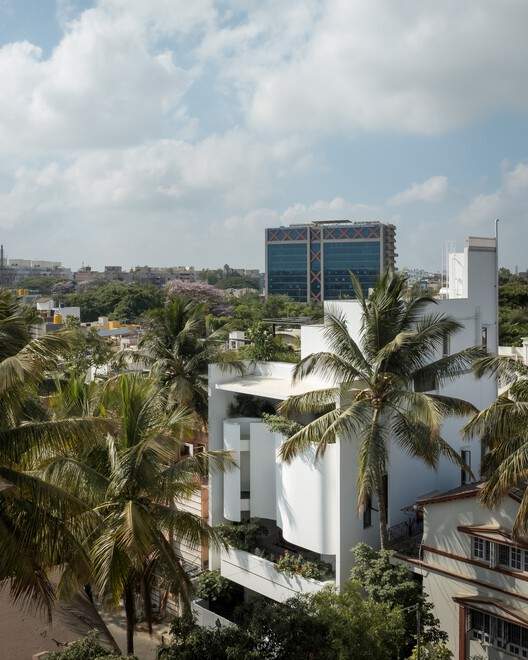 Whispering Curves House / Suva Architects - الصورة 2 من 32