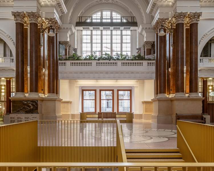 BeursBourse Public Building / Bureau d’Etudes en Architectures Urbaines + Popoff architects + Robbrecht en Daem architecten - Interior Photography, Windows, Handrail