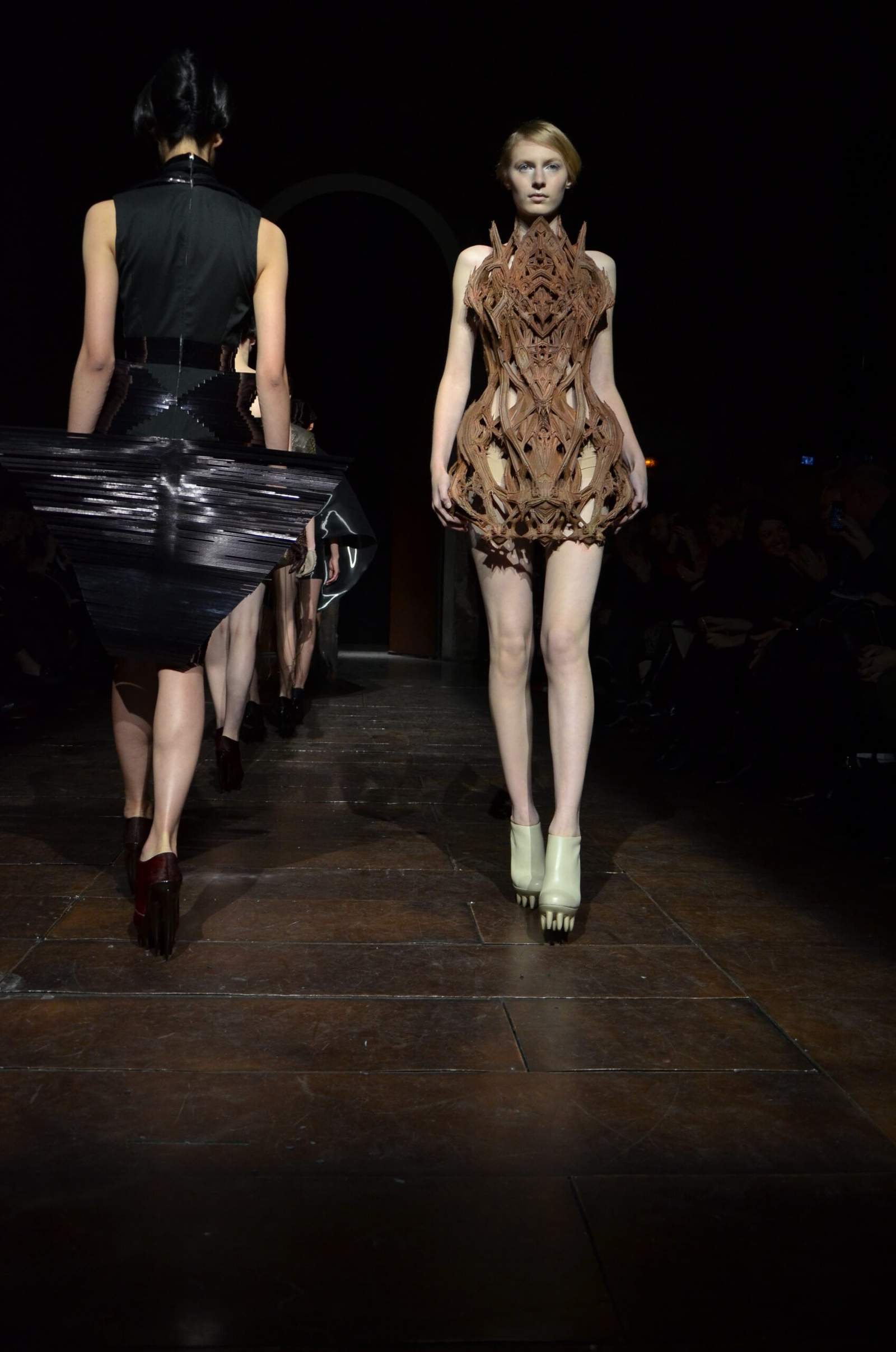 Iris van Herpen Transforming Fashion at the Dallas Museum (top), Iris van Herpen Haute Couture Spring Summer 2012 (bottom)