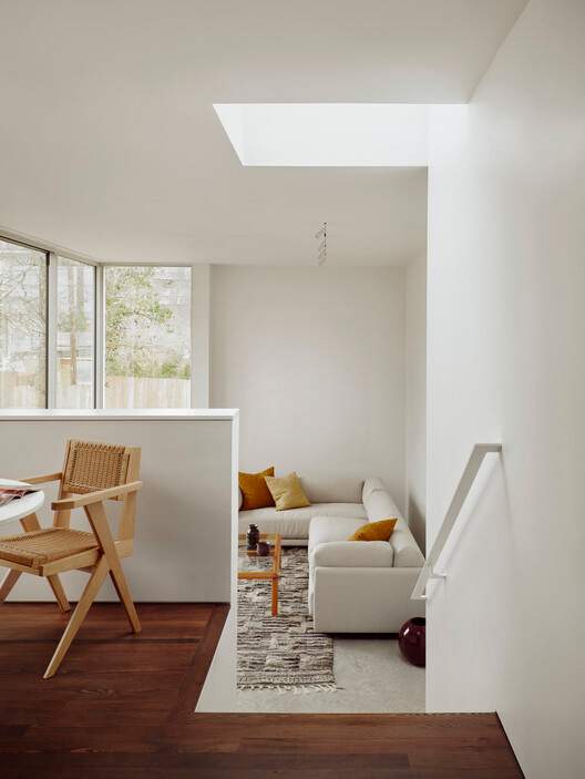 Maiden House / FORRM Architects - Interior Photography, Living Room, Table, Windows, Chair