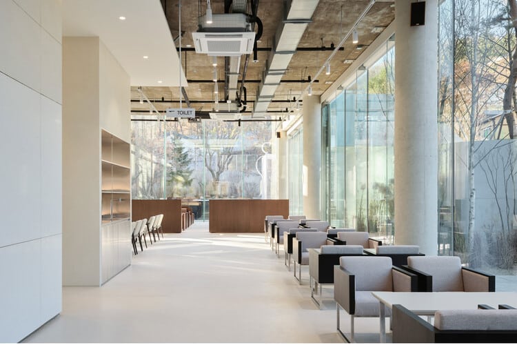 SETT / Design Studio Maoom - تصوير داخلي، طاولة، كرسي