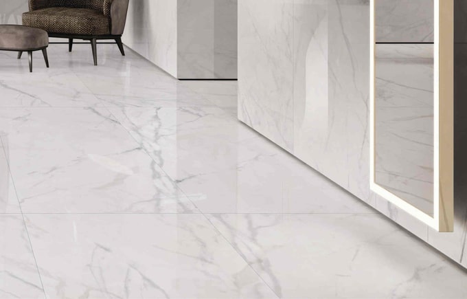 Large porcelain tiles with a glossy reflection on the floor
