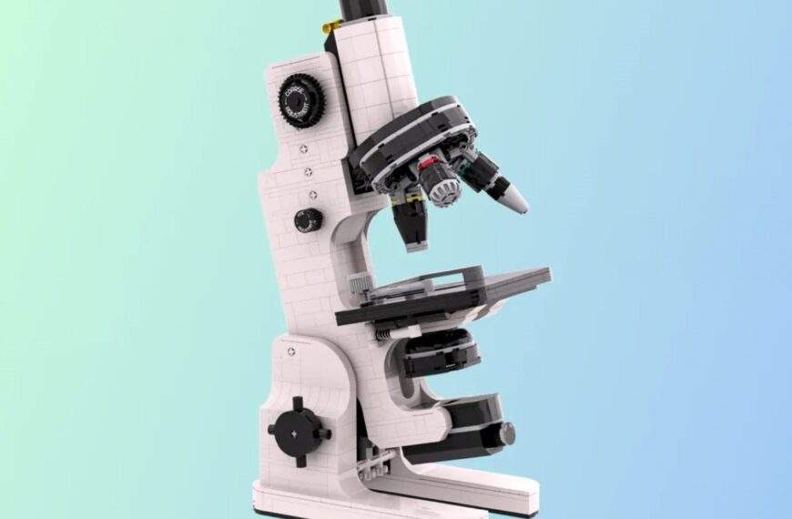 LEGO Microscope with a Functional Rotating Eyepiece lets you Examine LEGO Bacteria Samples