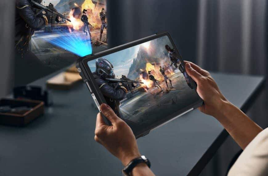 Tank-like tablet has a built-in projector for more immersive movie-watching