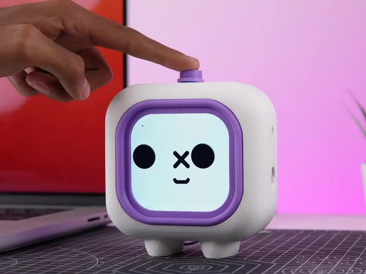 DIY pomodoro desk robot is the cutest way to boost your productivity