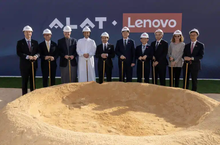 A high-tech Lenovo manufacturing facility in Riyadh, Saudi Arabia, featuring advanced robotics, modern assembly lines, and a sustainable design. The factory is part of Saudi Arabia’s Vision 2030 initiative, contributing to local industrial growth and technological innovation.