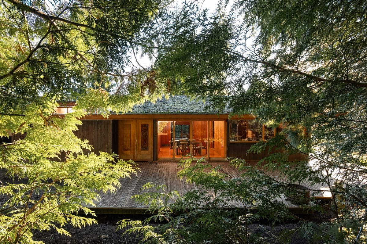 Explore the Perry Estate, a lesser known Arthur Erickson project in Canada