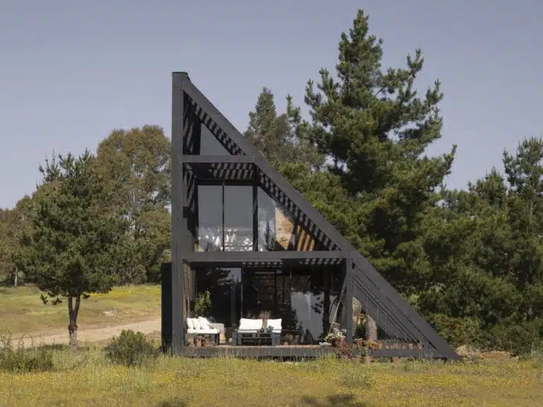 Shelter 45 brings a slanted architecture to blend in with nature