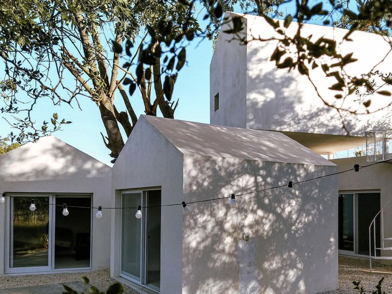 The Modern White Aesthetic Trend in Architecture