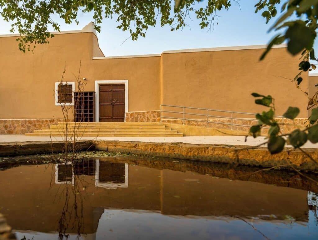 إحياء مسجد القبلي في حي منفوحة بالرياض