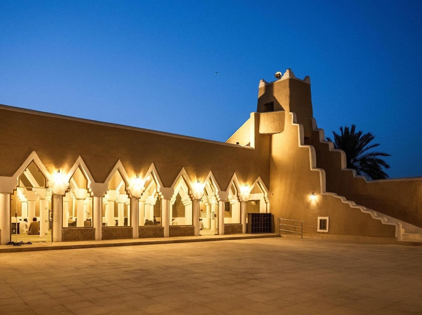 Revitalizes Al-Qibli Mosque in the Najdi Style