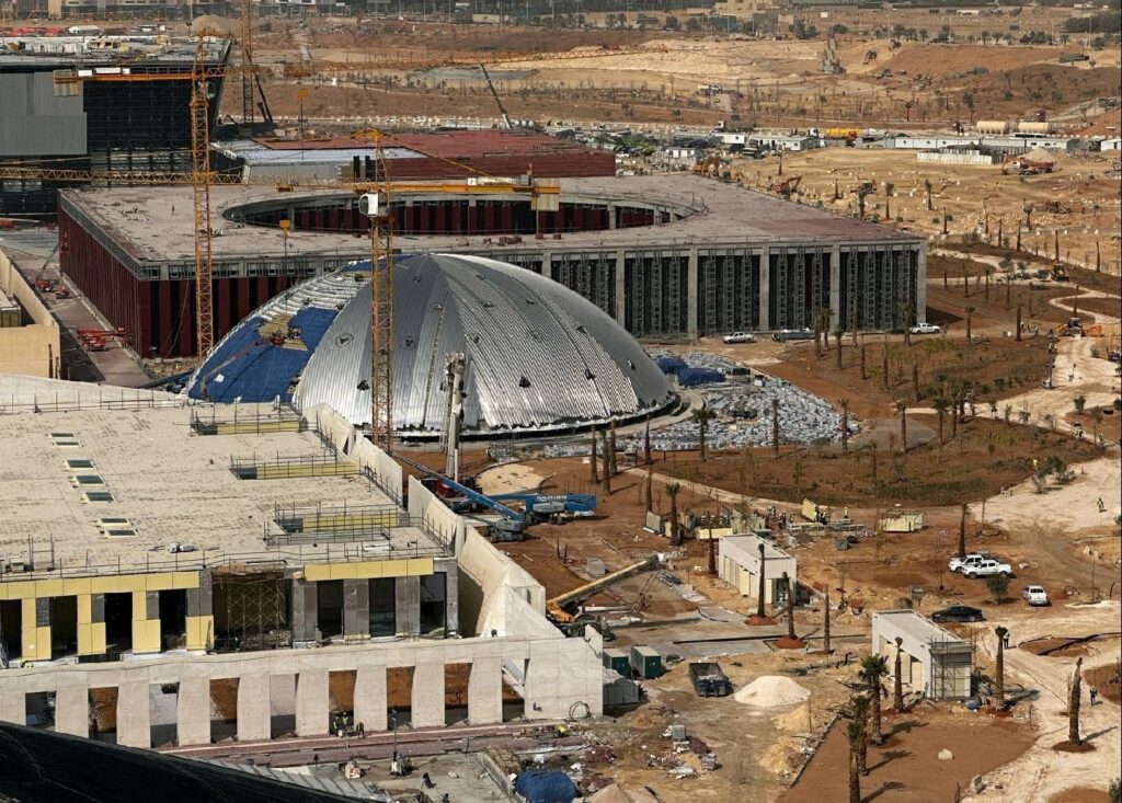 المجمع الملكي للفنون بحديقة الملك سلمان.. لقطة جوية تبرز تقدم الأعمال