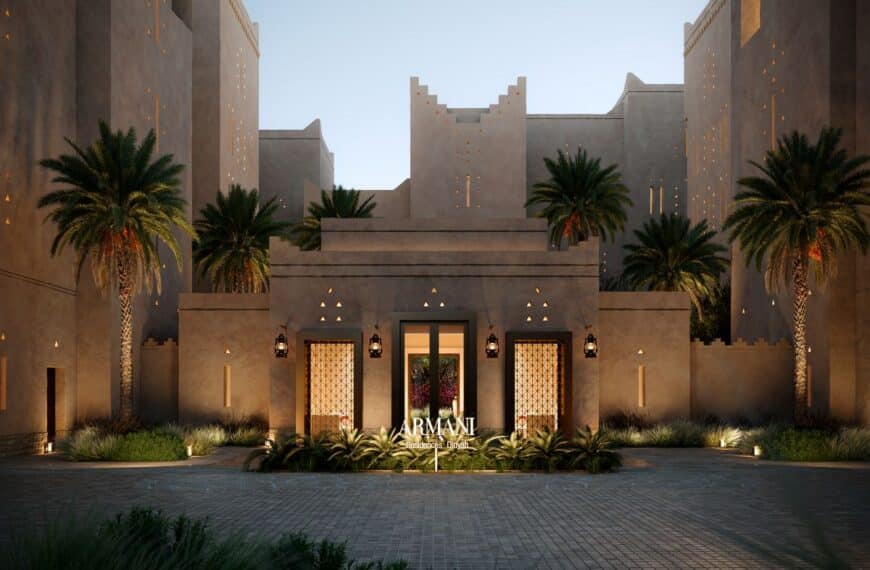 The main entrance of Armani Residences Diriyah with a traditional Najdi design reflecting luxury.