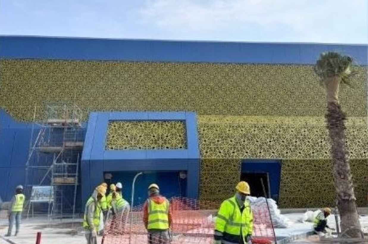 Equipment and facade installation works at Six Flags Qiddiya