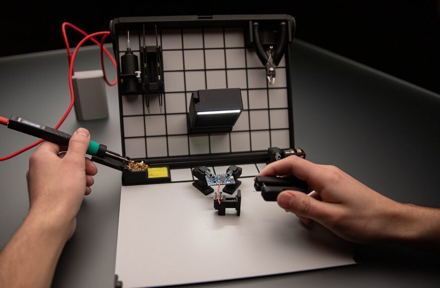 Meet SOLDR, A Laptop-Sized Portable Soldering Station That Fits In Your Backpack