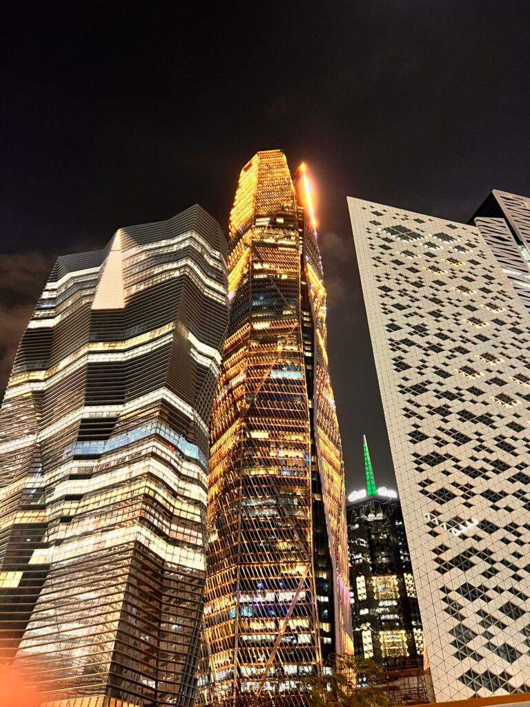 برج صندوق الاستثمارات العامة 385 مترا