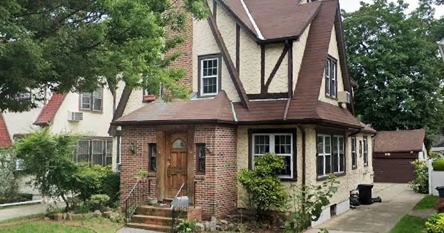 Donald Trump's Childhood Home in New York Sold at a Huge Loss