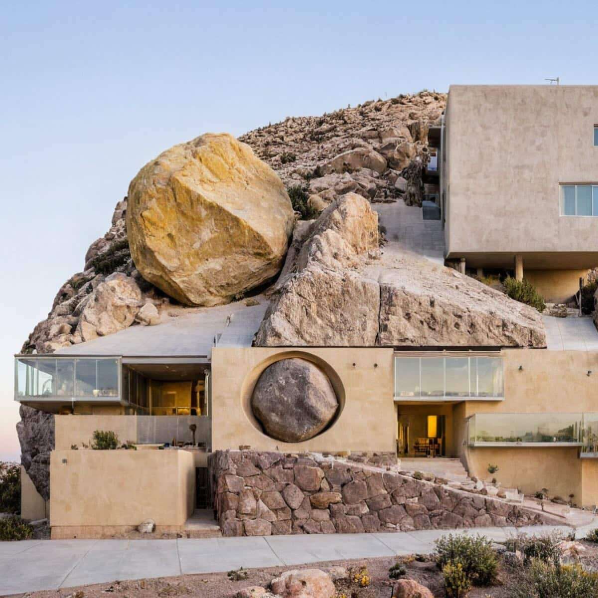 Rock-Integrated Homes: Merging Nature and Design