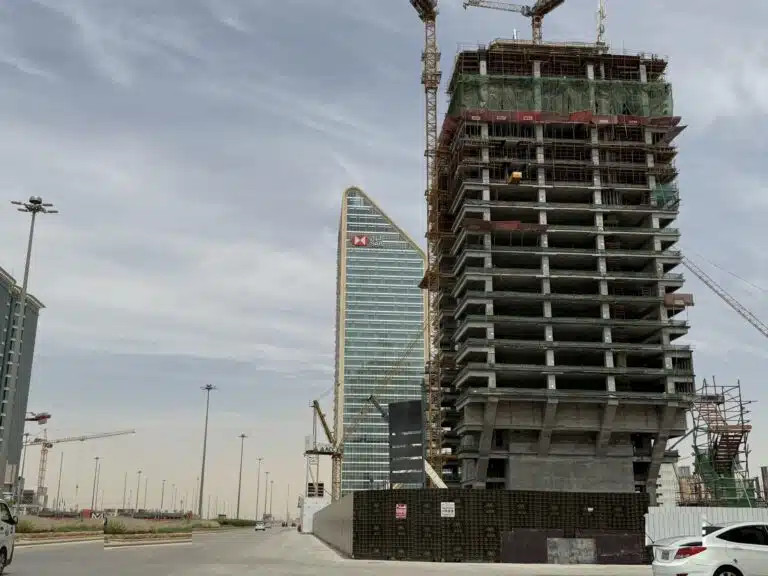 Alinma Tower Rises into Riyadh Skyline: Significant Construction Progress