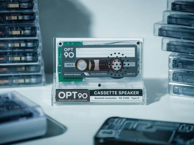 Cassette Tape Speaker Brings Together Retro Aesthetics with Modern Functionality